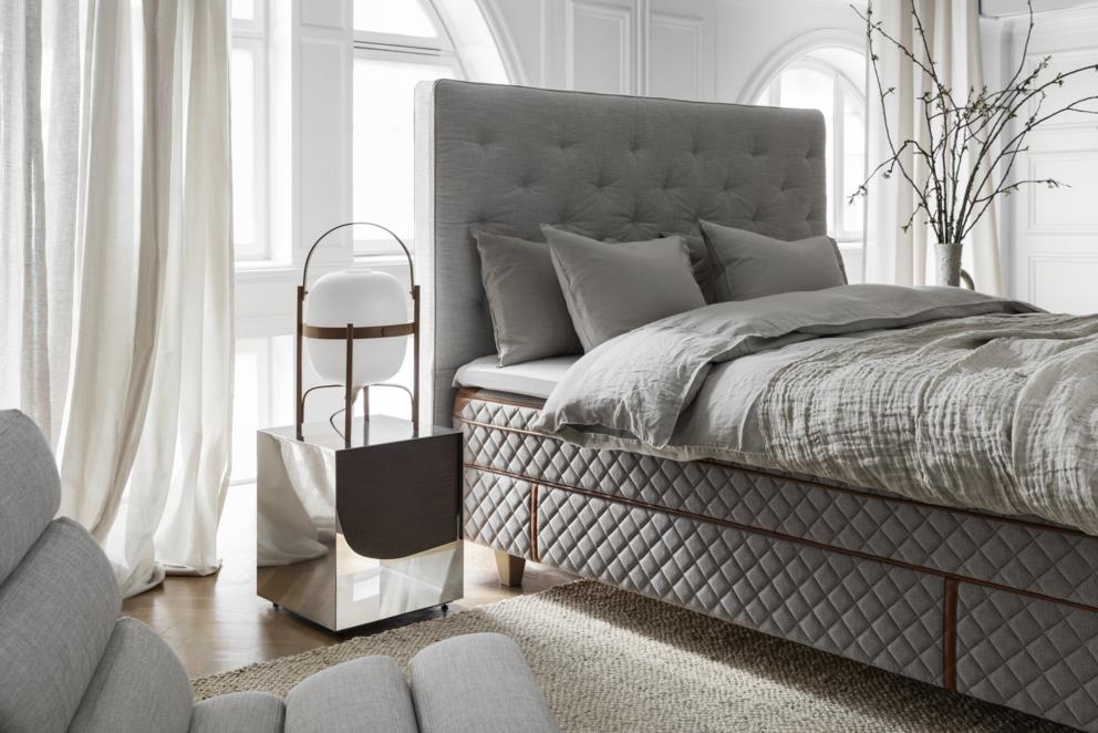 bed_continental_dux 8008_inspiration_PIE_xupport-royal ruskin 10 quill_1